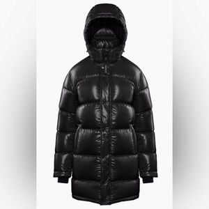 Aritzia the super puff mid size small in black